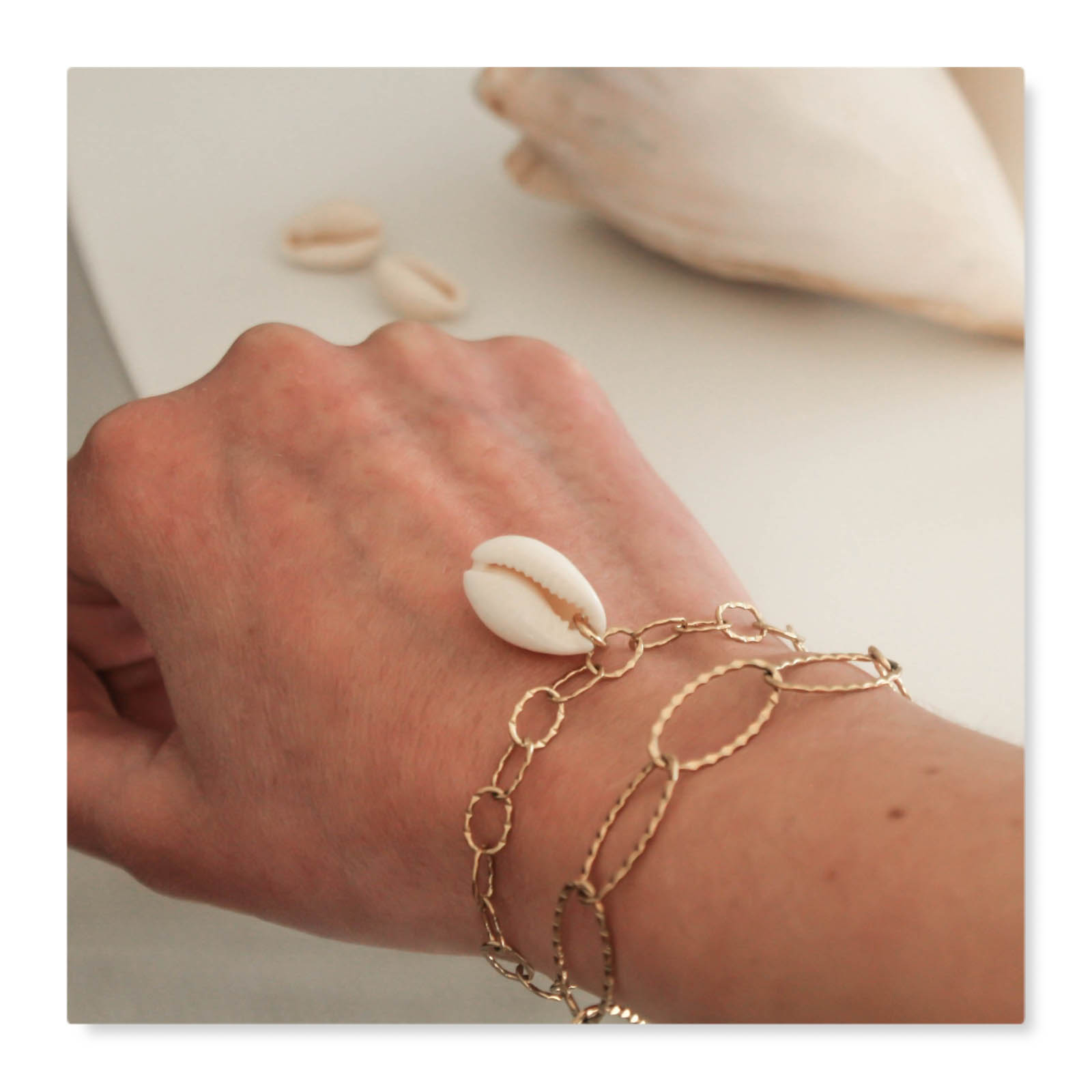 bracelet cauri