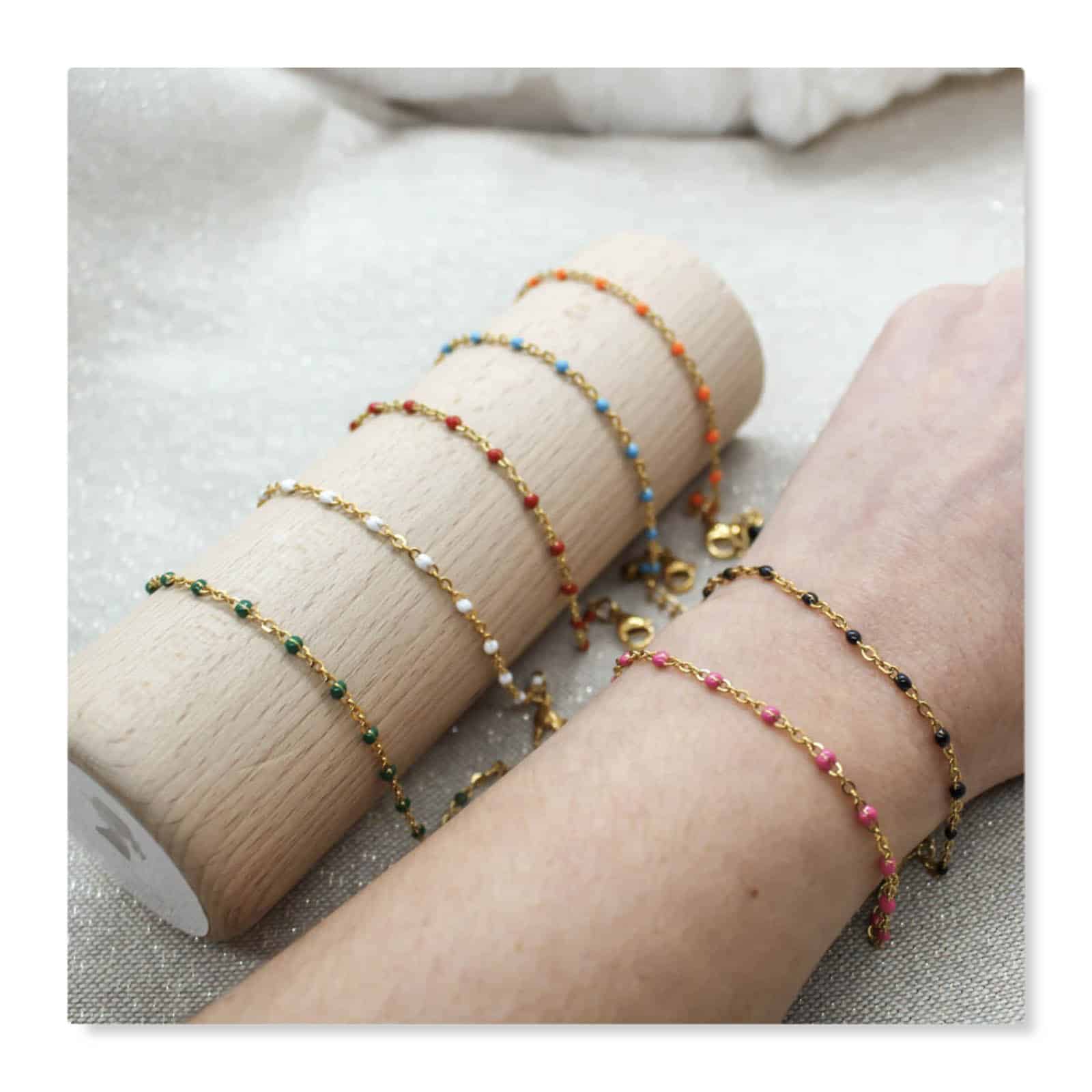 bracelet doré fin émaillé coloré