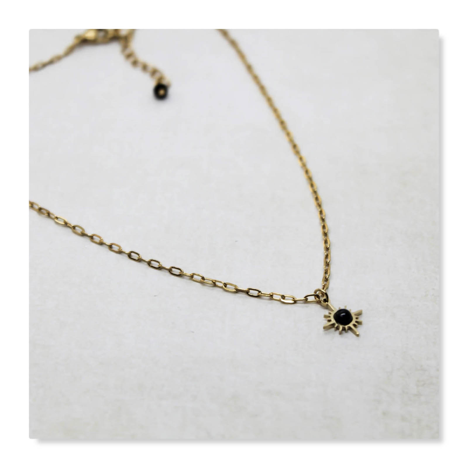 collier petite étoile dorée