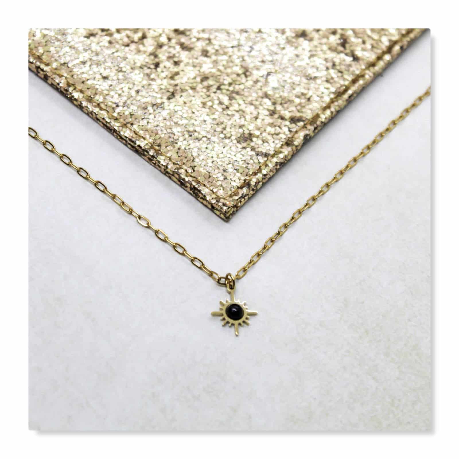 collier petite étoile dorée