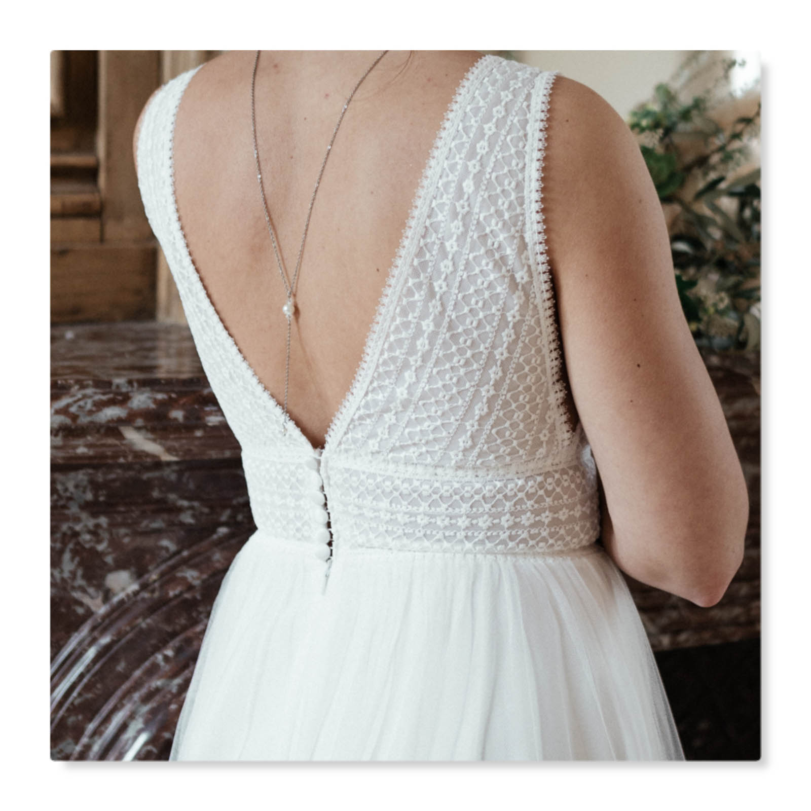 bijou de dos chic mariage