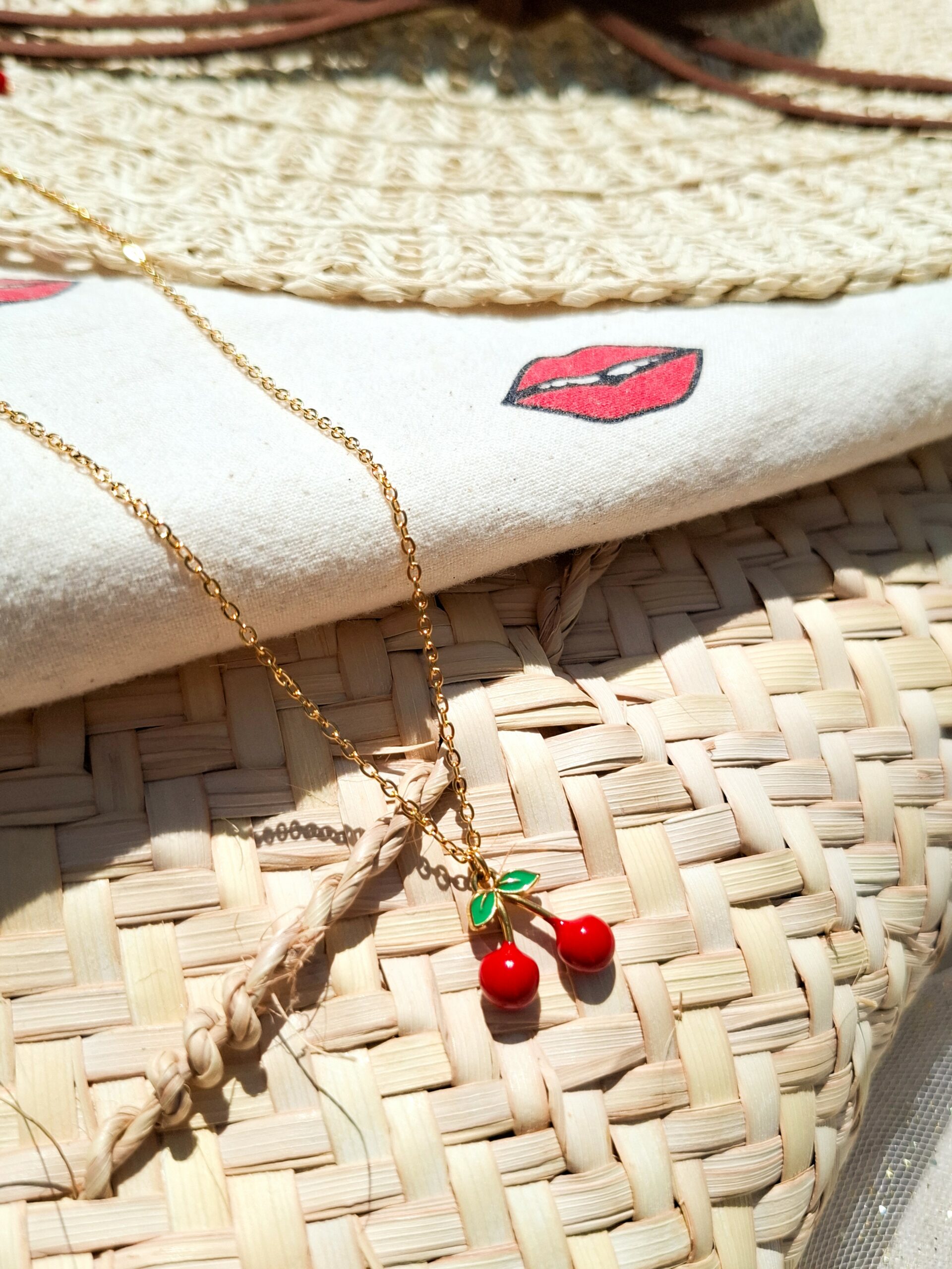 Collier cerise envie de le croquer
