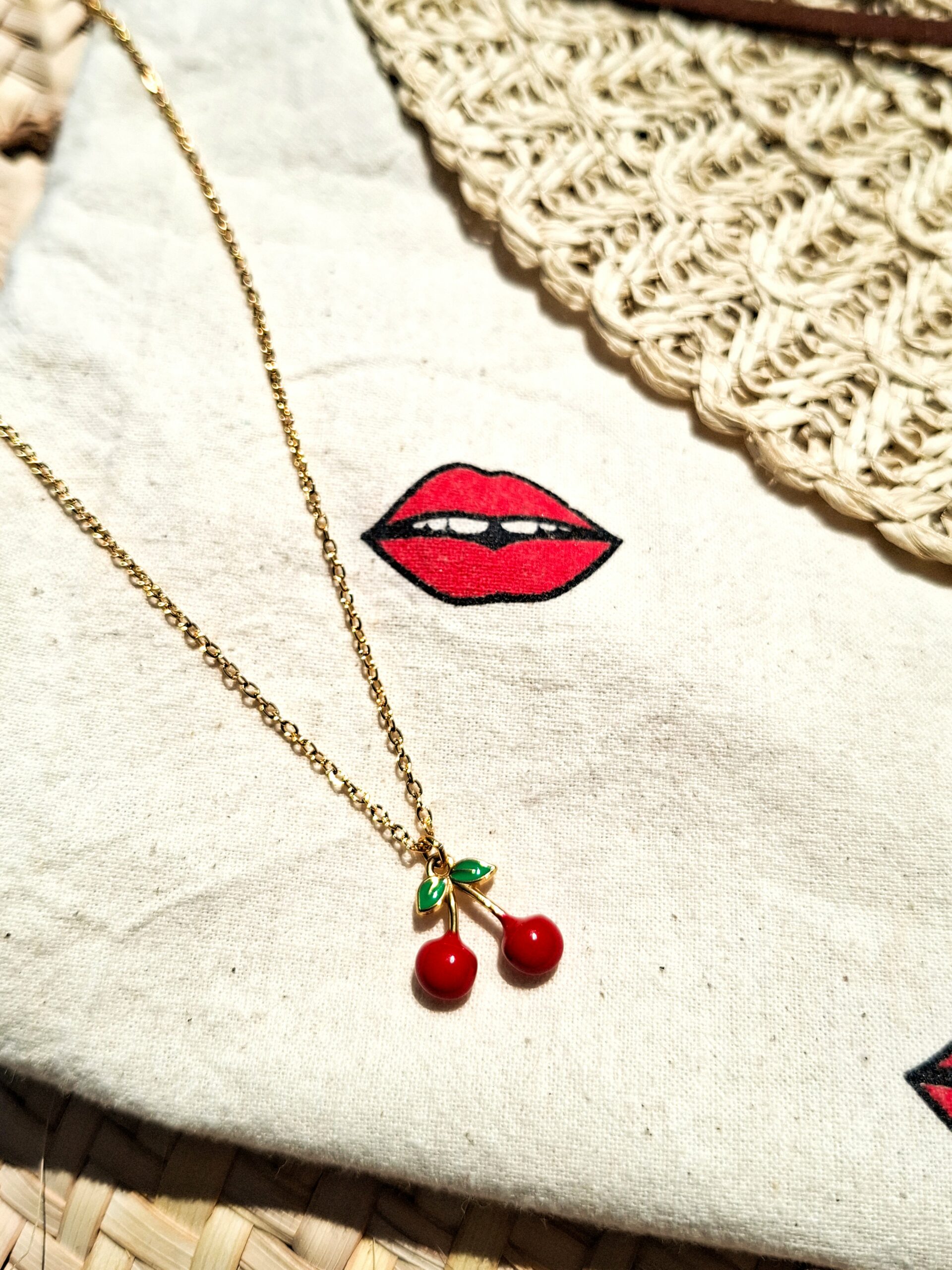 Collier cerise envie de le croquer