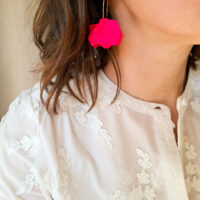 boucles d'oreilles créoles pétales de fleurs roses