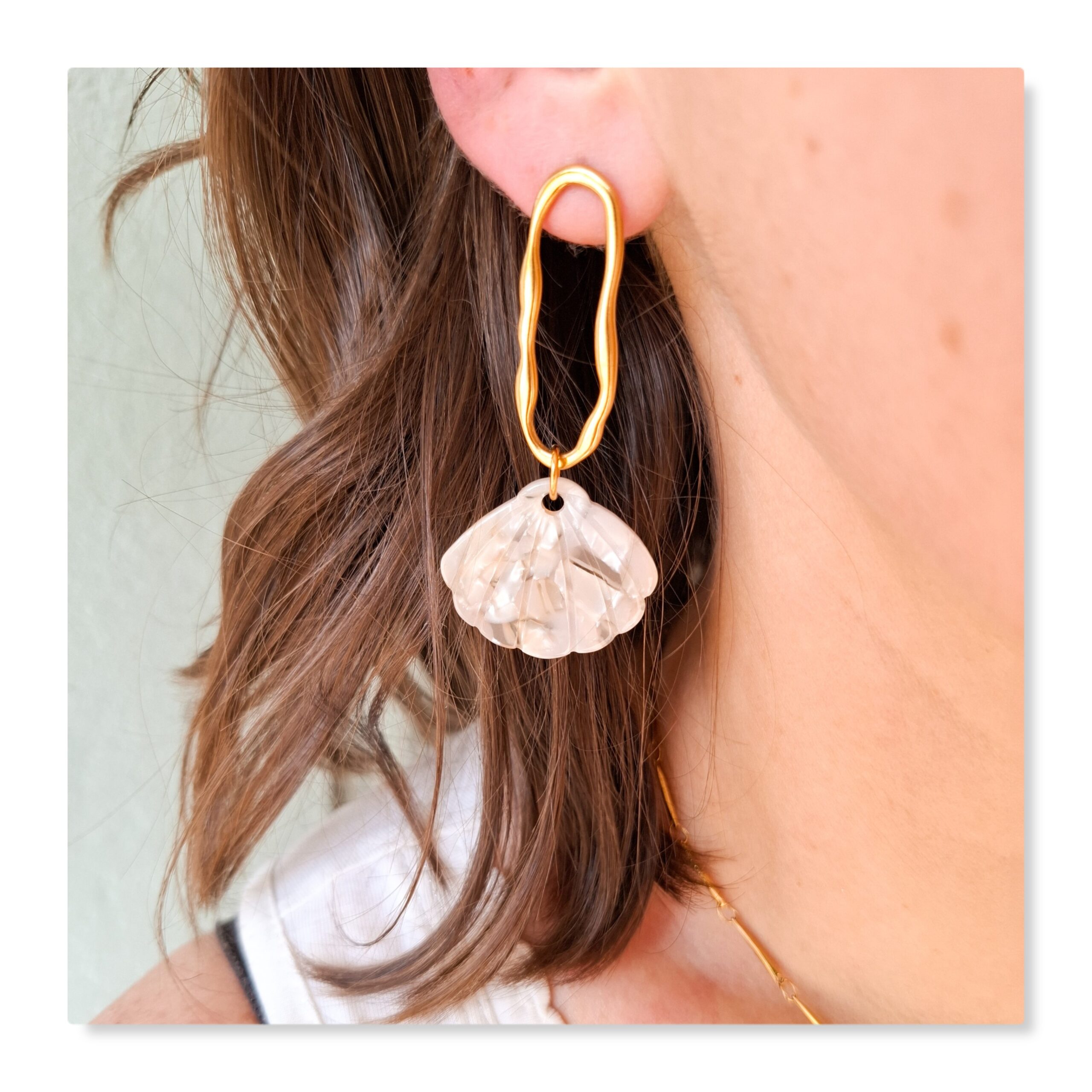 boucles d'oreilles coquille saint jacques symbolisant le chemin de compostelle en galice