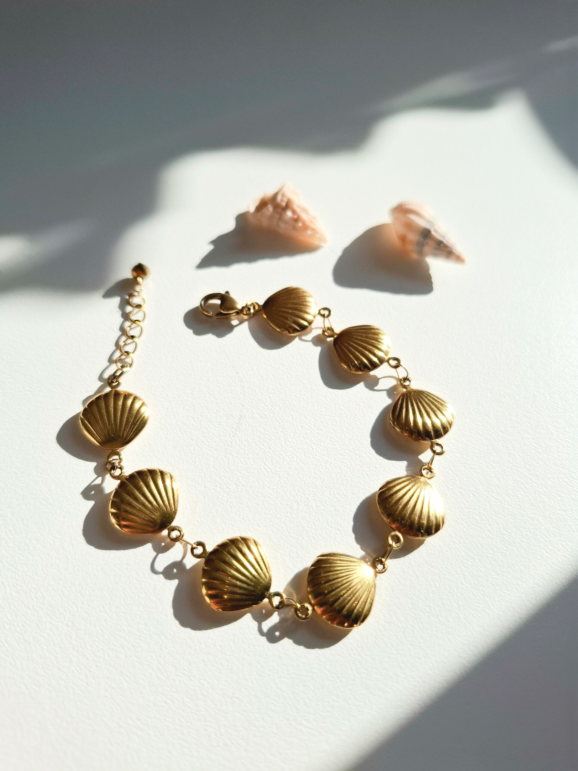bracelet coquillages dorés
