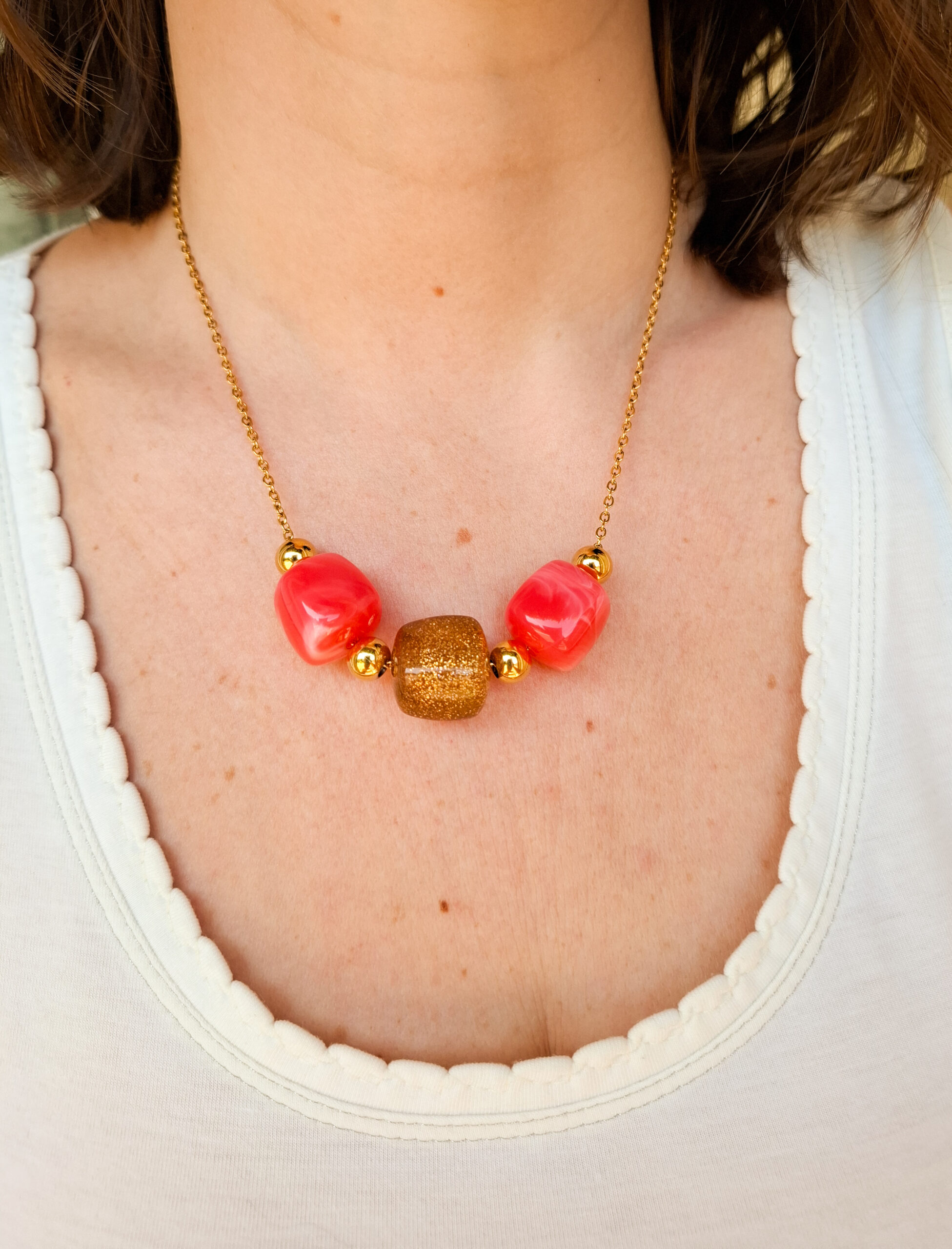 collier cubik rose corail et doré pailleté